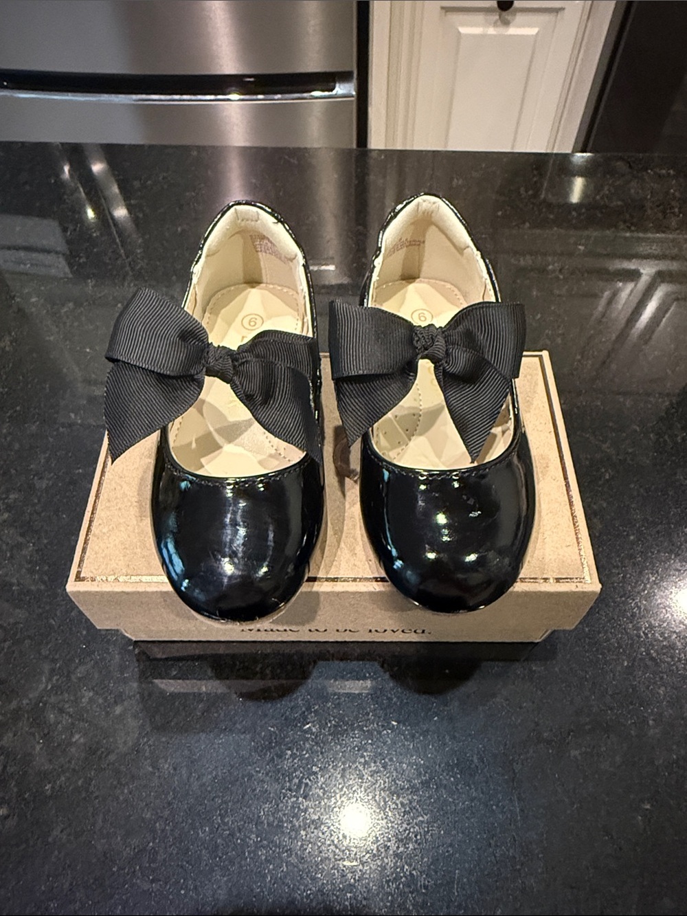 L’Amour Girls Black Patent Bow Mary Jane Kids Shoes